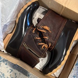 BRAND NEW IN BOX speedy saltwater duck boots